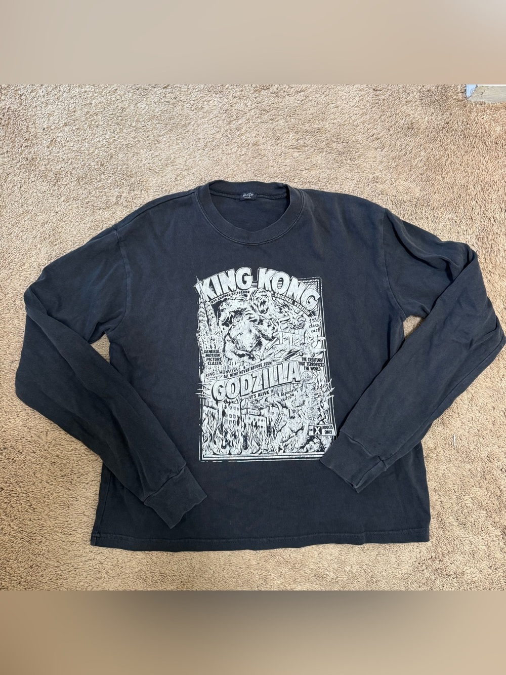 John Galt Brandy Melville King Kong vs Godzilla Long Sleeve Graphic  OS